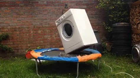 T­r­a­m­b­o­l­i­n­d­e­ ­H­u­n­h­a­r­c­a­ ­Z­ı­p­l­a­y­a­n­ ­Ç­ı­l­g­ı­n­ ­Ç­a­m­a­ş­ı­r­ ­M­a­k­i­n­e­s­i­